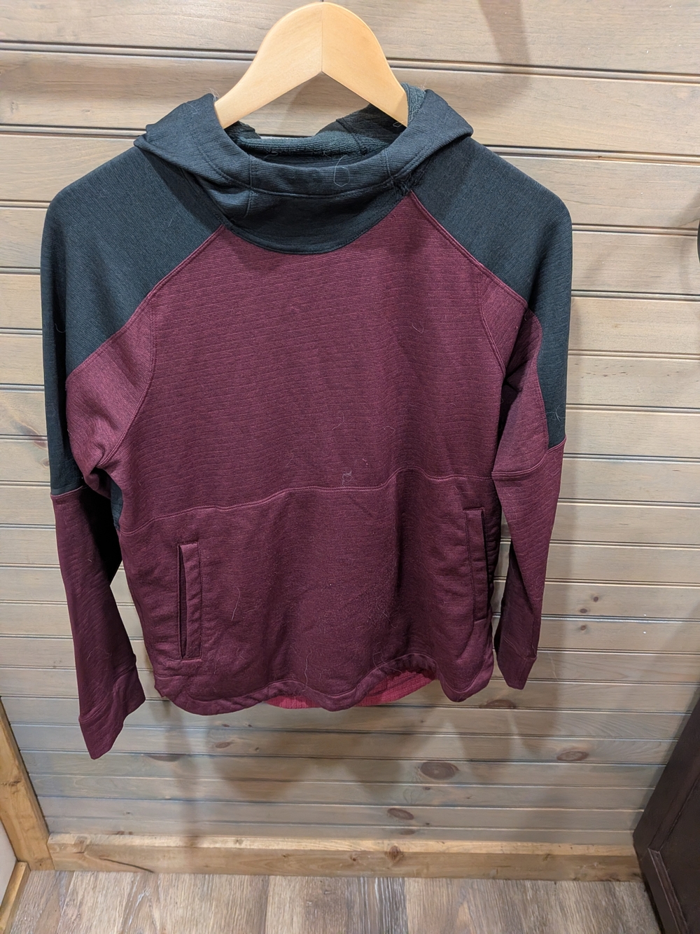 Burton Maroon And Black Hooded Pullover